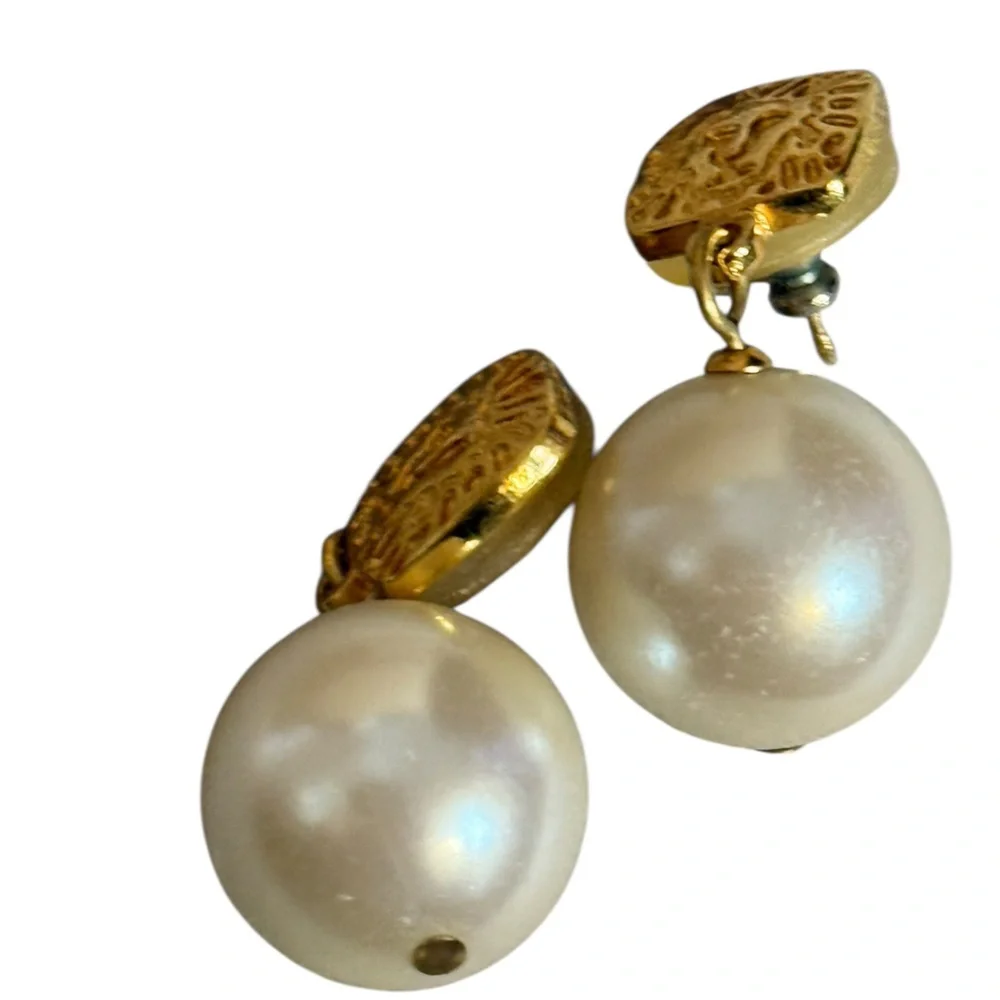 ANNE KLEIN Vintage Gold Tone Faux Pearl Necklace & Earrings Set